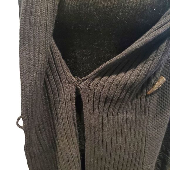 Chaps Sleeveless Sweater Vest | Black - Picture 7 of 13